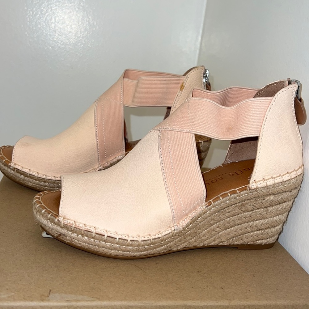 SALE โจ Kenneth Cole Charli Suede Cross Elastic Espadrille Wedge Heels Blush Pink - Picture 4 of 13